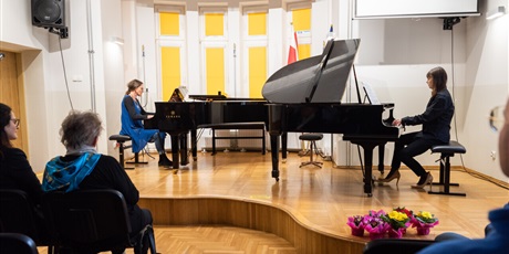 Powiększ grafikę: duet fortepianowy p. Magdalena Mizińska i p. Aleksandra Dobosz